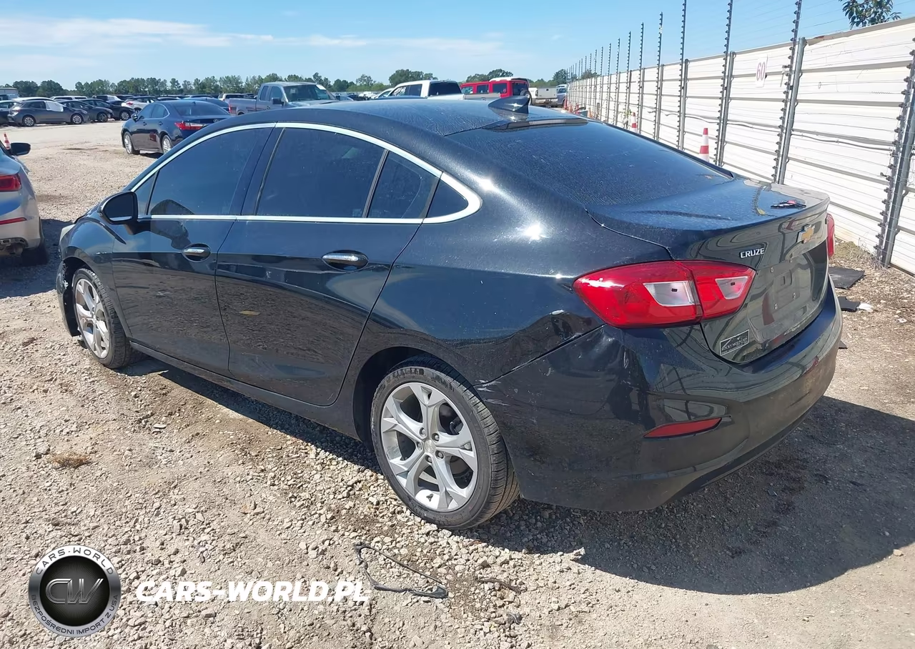 2018 Chevrolet Cruze Premier Auto VIN:1G1BF5SM0J7138580 - 3