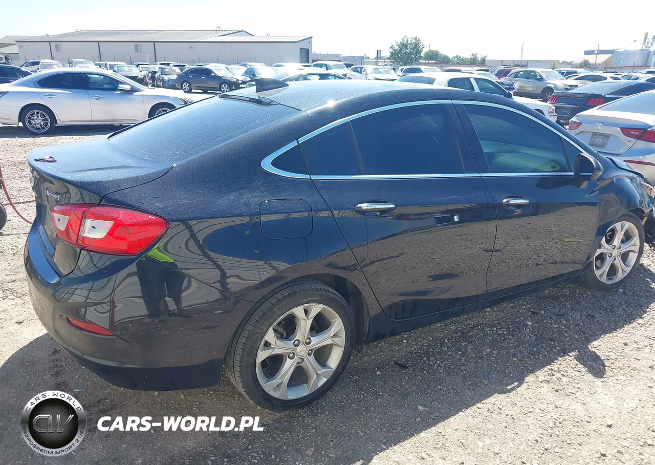 2018 Chevrolet Cruze Premier Auto VIN:1G1BF5SM0J7138580 - 4