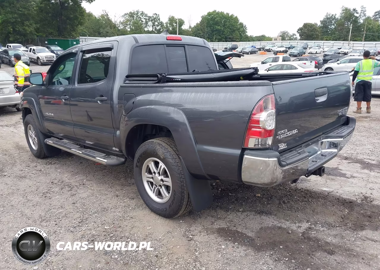2015 Toyota Tacoma Prerunner V6 VIN:3TMJU4GN1FM175767 - 3