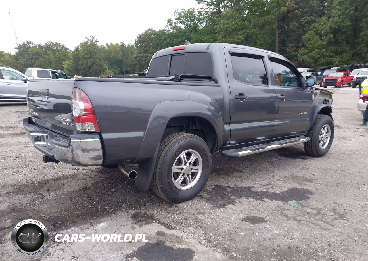 2015 Toyota Tacoma Prerunner V6 VIN:3TMJU4GN1FM175767 - 4