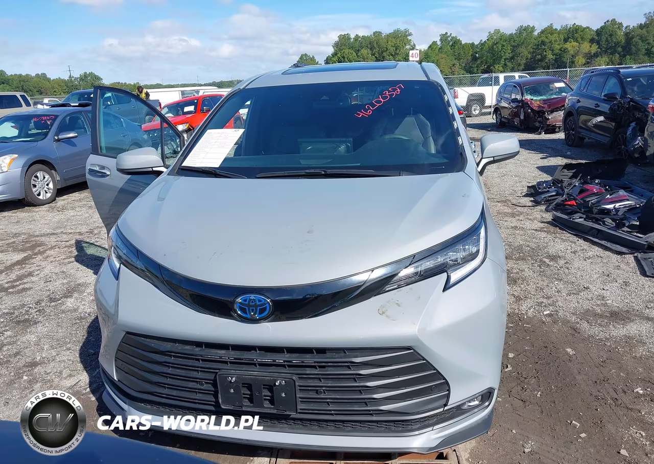 2025 Toyota Sienna Woodland Edition VIN:5TDCSKFC1SS200874 - 13