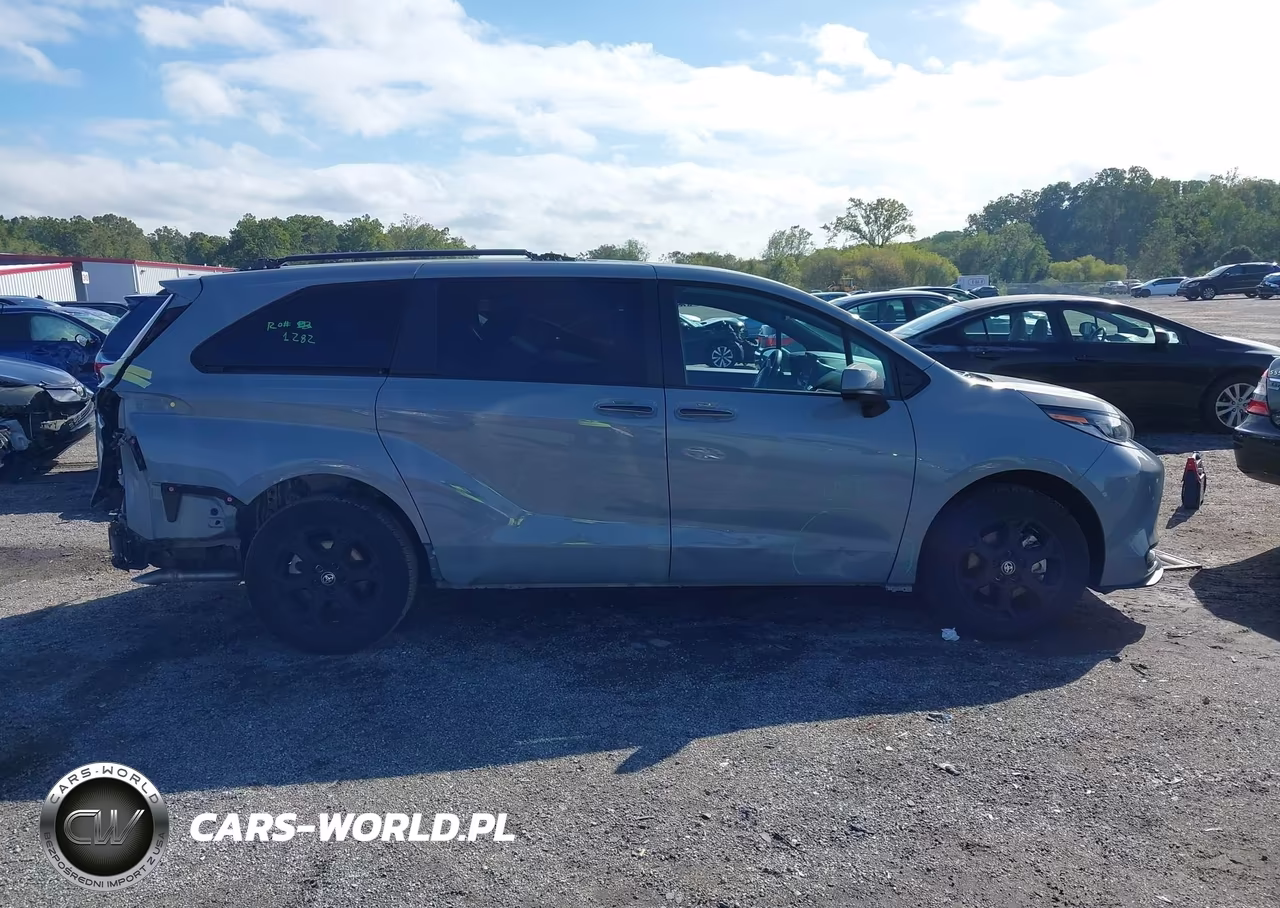 2025 Toyota Sienna Woodland Edition VIN:5TDCSKFC1SS200874 - 14