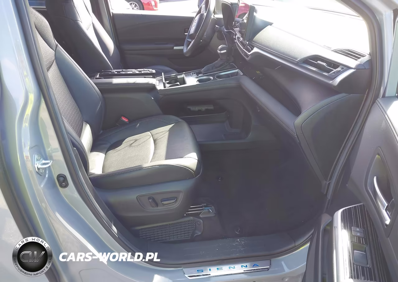2025 Toyota Sienna Woodland Edition VIN:5TDCSKFC1SS200874 - 5