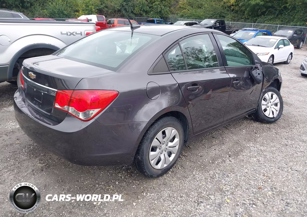 2014 Chevrolet Cruze Ls Auto VIN:1G1PA5SH0E7184830 - 4