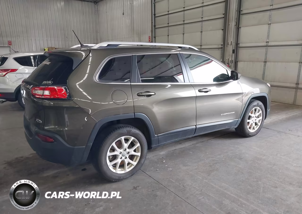 2014 Jeep Cherokee Latitude VIN:1C4PJMCB2EW230045 - 4