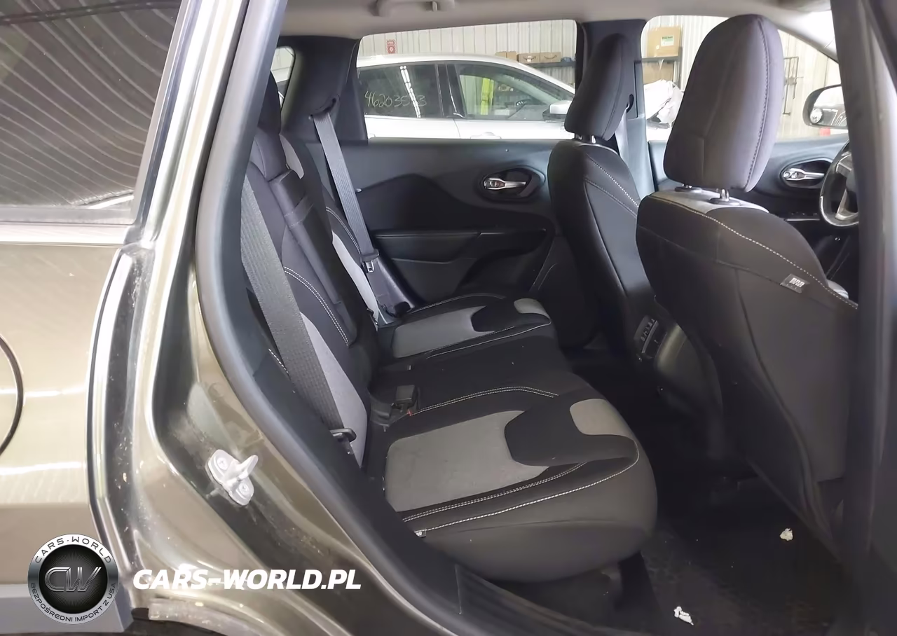 2014 Jeep Cherokee Latitude VIN:1C4PJMCB2EW230045 - 8