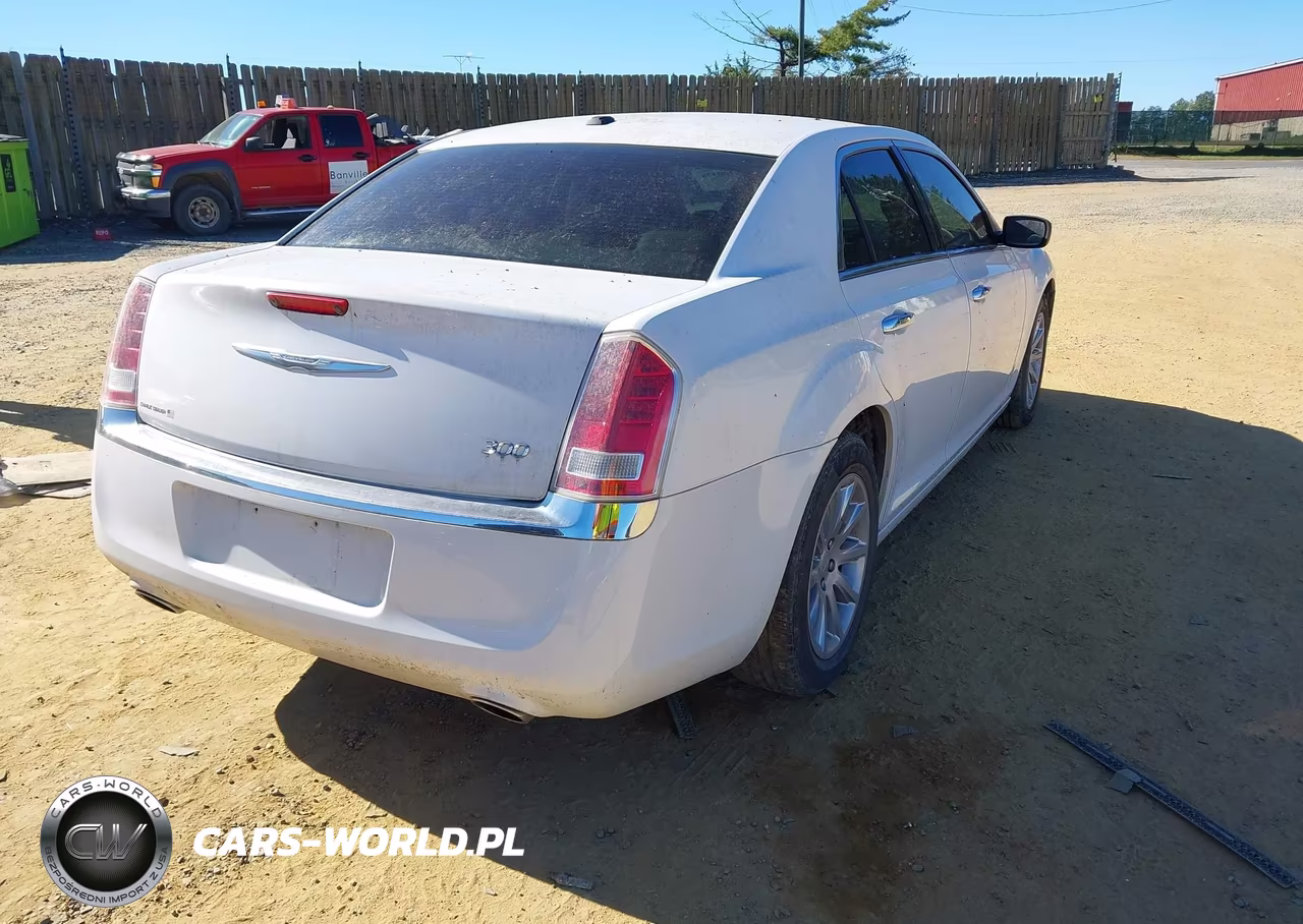 2012 Chrysler 300 Limited VIN:2C3CCACG7CH307883 - 4