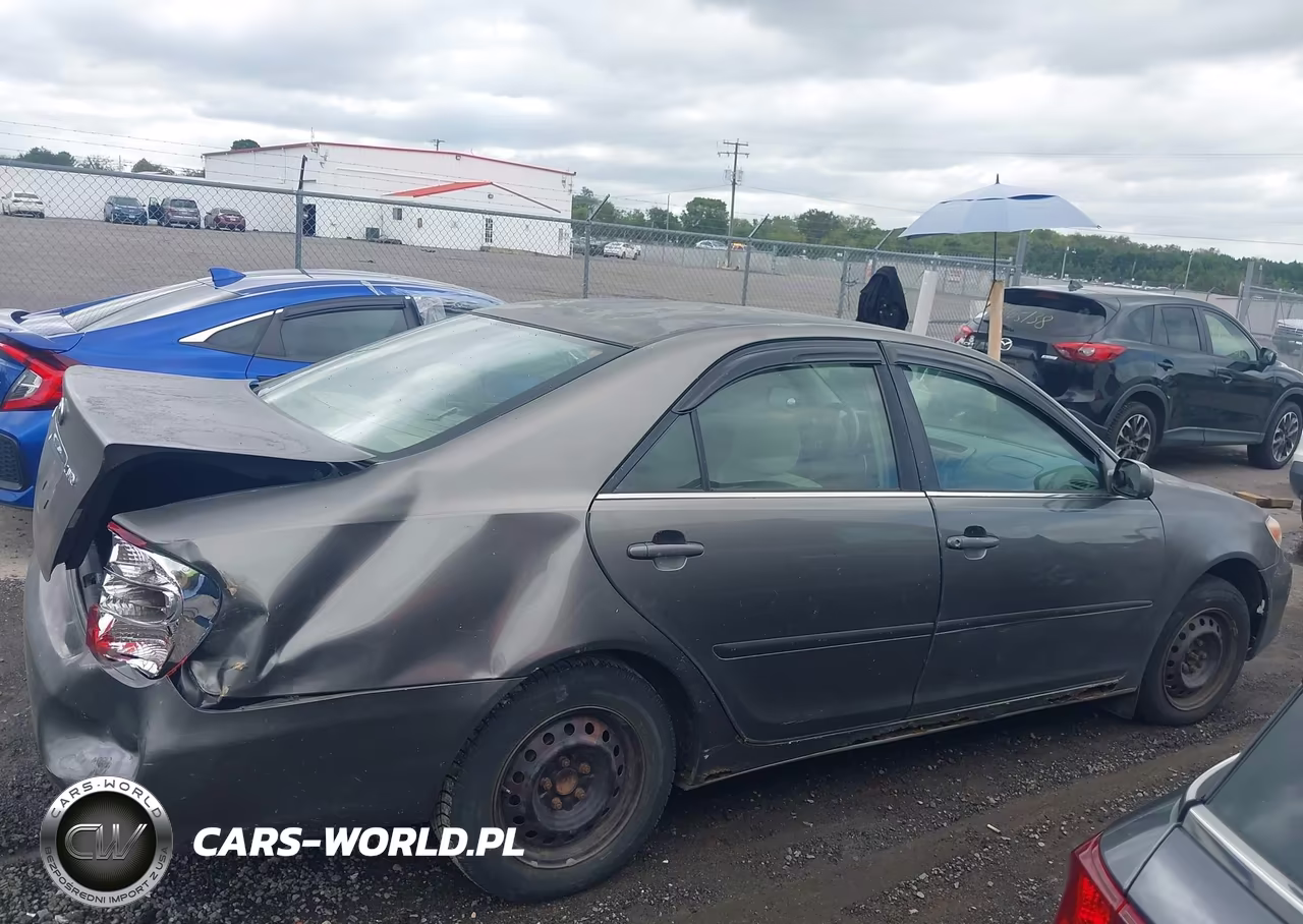 2002 Toyota Camry Le VIN:JTDBE32K120107135 - 13