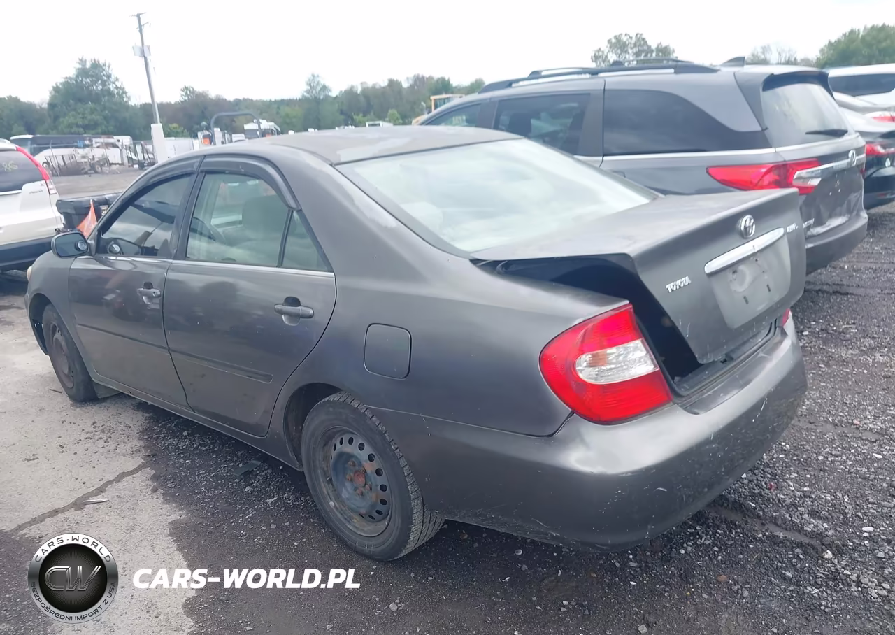 2002 Toyota Camry Le VIN:JTDBE32K120107135 - 3