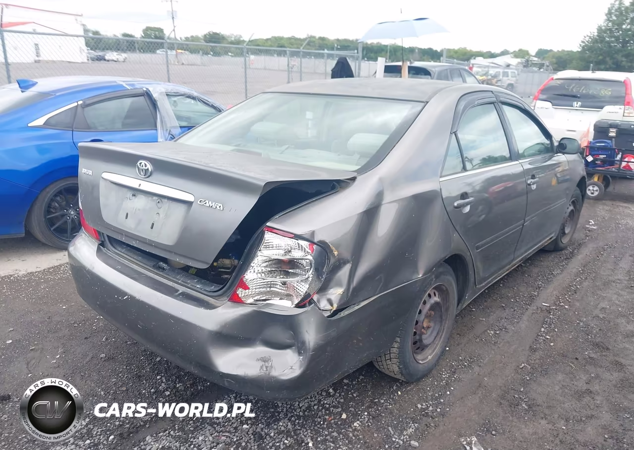 2002 Toyota Camry Le VIN:JTDBE32K120107135 - 4