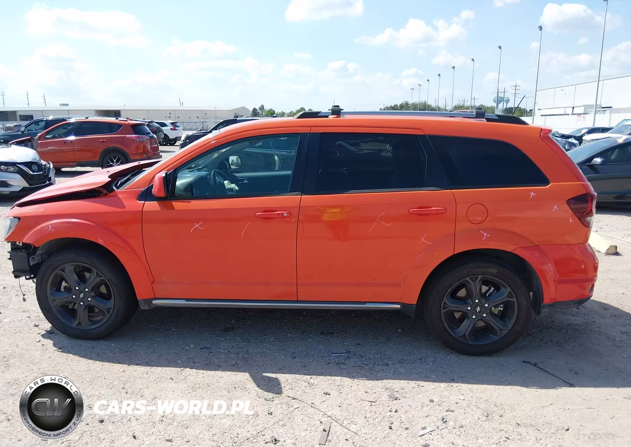2018 Dodge Journey Crossroad VIN:3C4PDCGB8JT277382 - 14