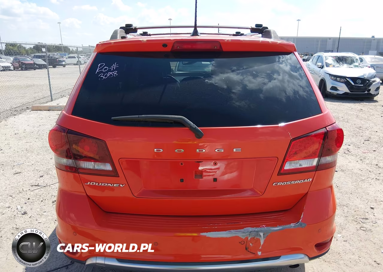 2018 Dodge Journey Crossroad VIN:3C4PDCGB8JT277382 - 16