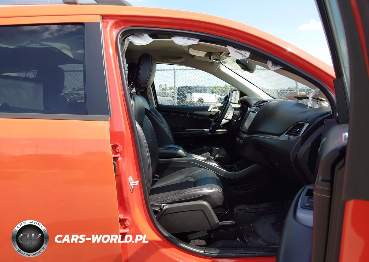 2018 Dodge Journey Crossroad VIN:3C4PDCGB8JT277382 - 5