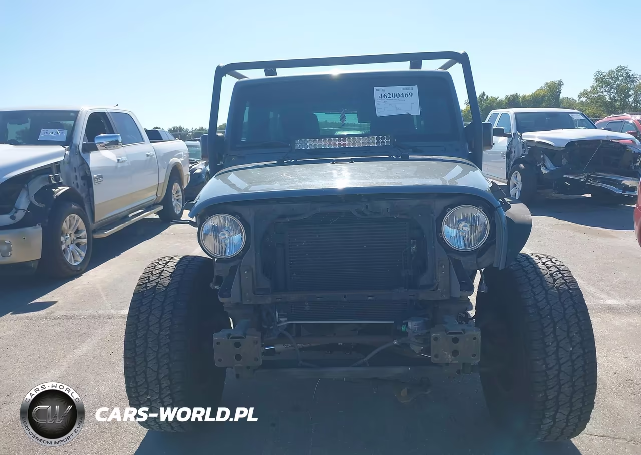 2015 Jeep Wrangler Unlimited Sport VIN:1C4BJWDG2FL598180 - 13