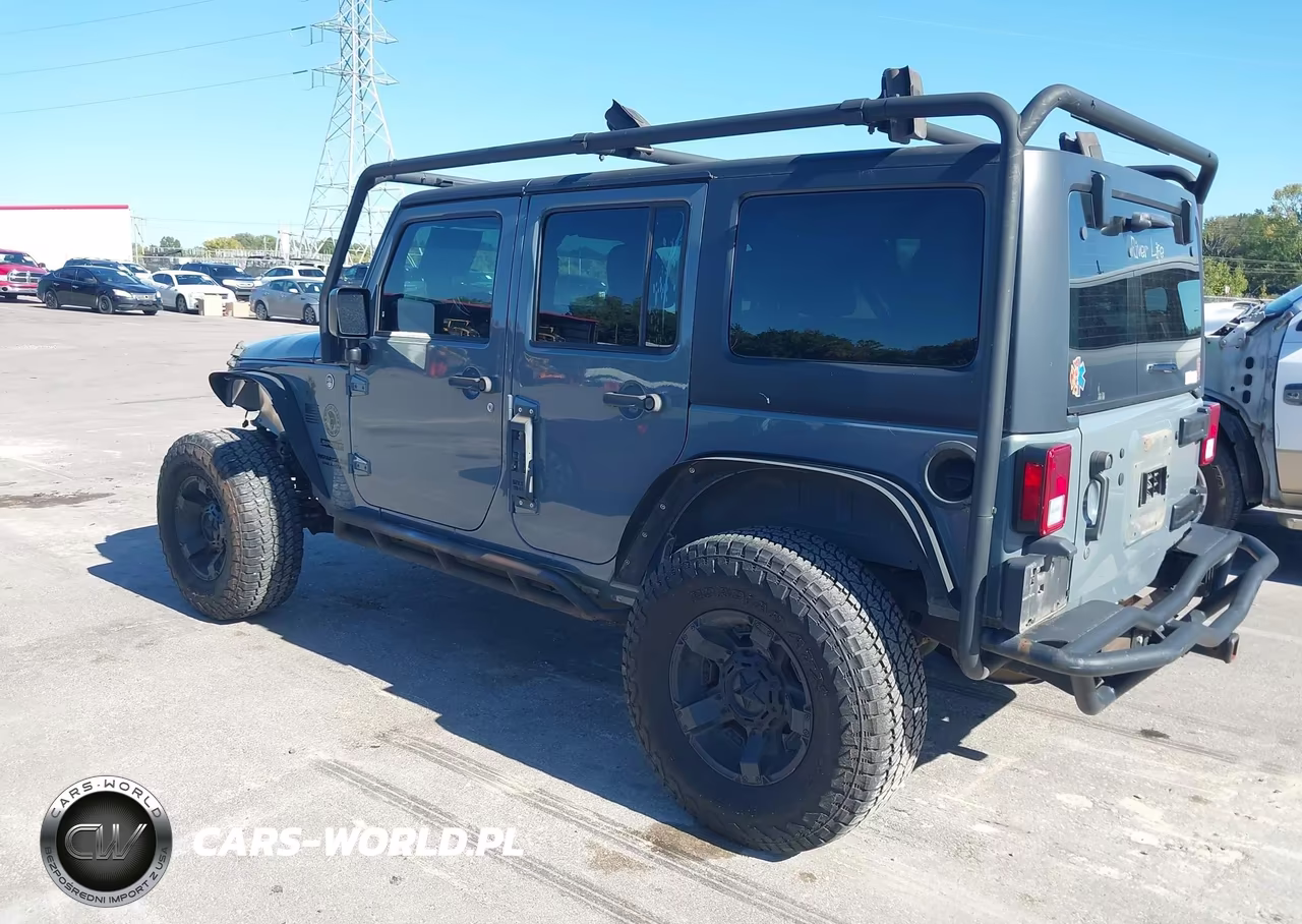 2015 Jeep Wrangler Unlimited Sport VIN:1C4BJWDG2FL598180 - 3