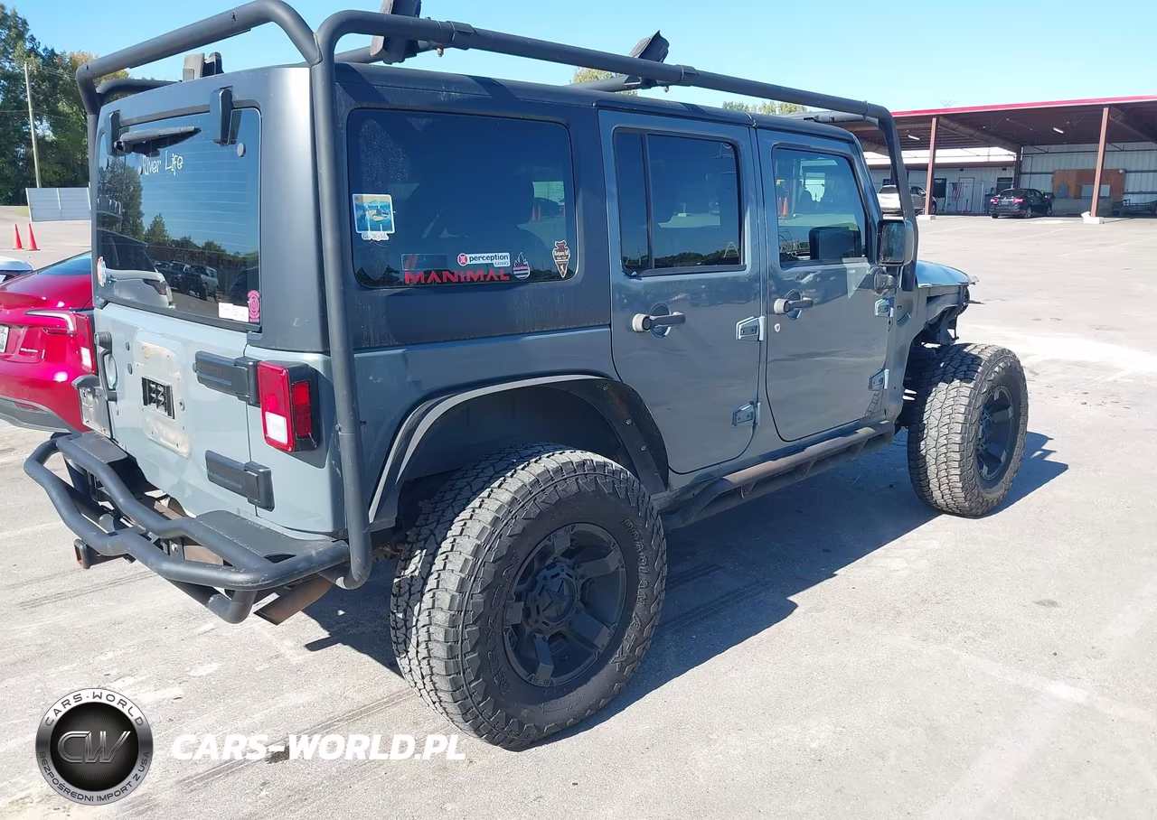 2015 Jeep Wrangler Unlimited Sport VIN:1C4BJWDG2FL598180 - 4