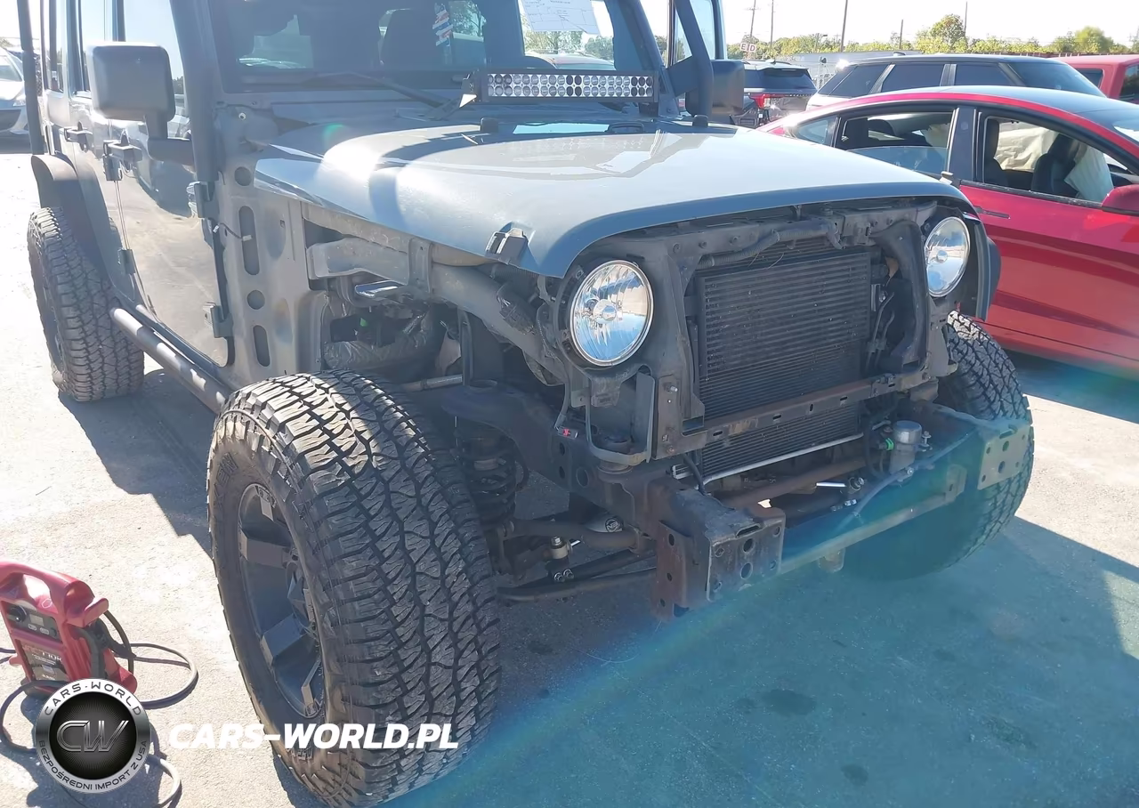 2015 Jeep Wrangler Unlimited Sport VIN:1C4BJWDG2FL598180 - 6