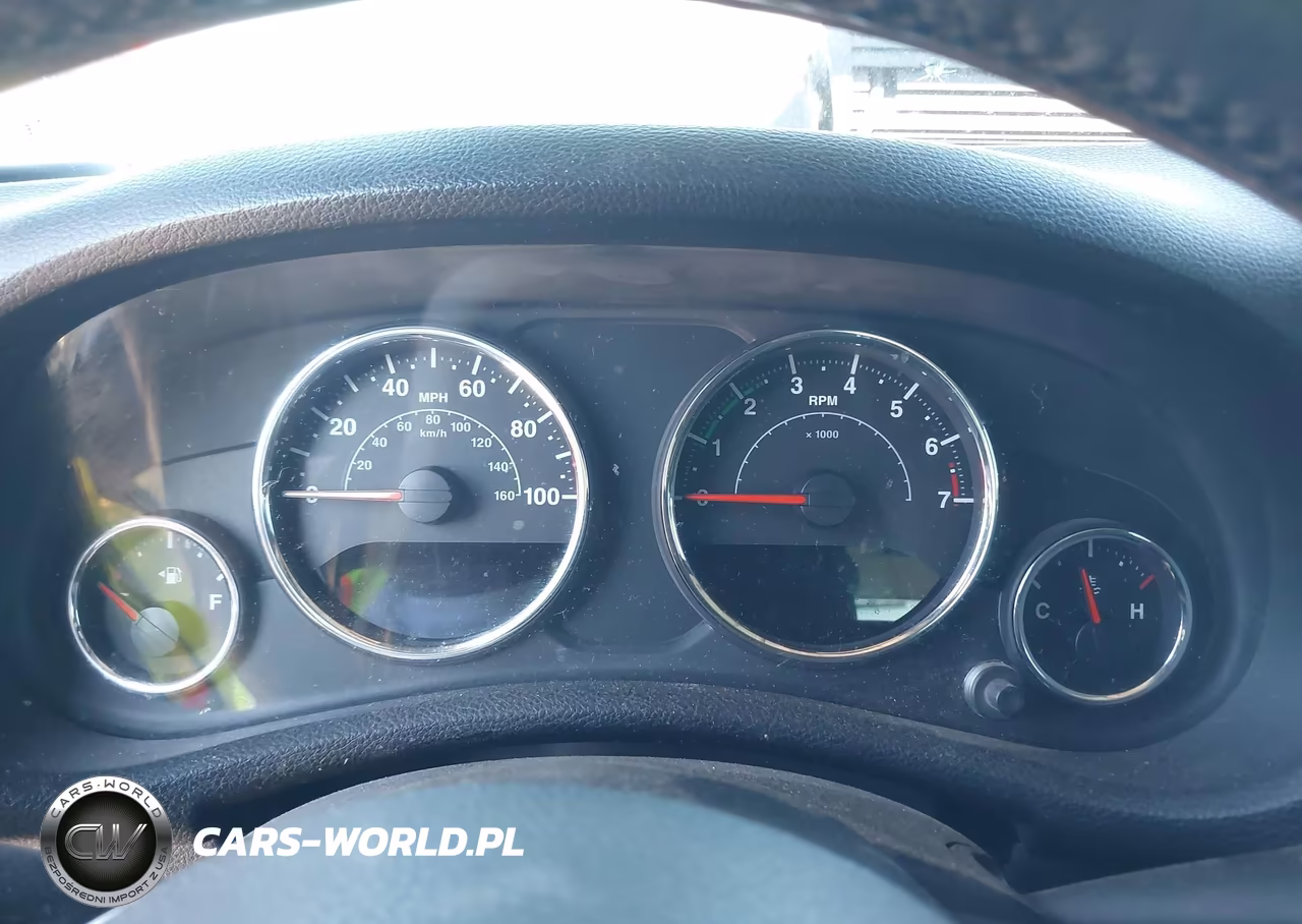 2015 Jeep Wrangler Unlimited Sport VIN:1C4BJWDG2FL598180 - 7