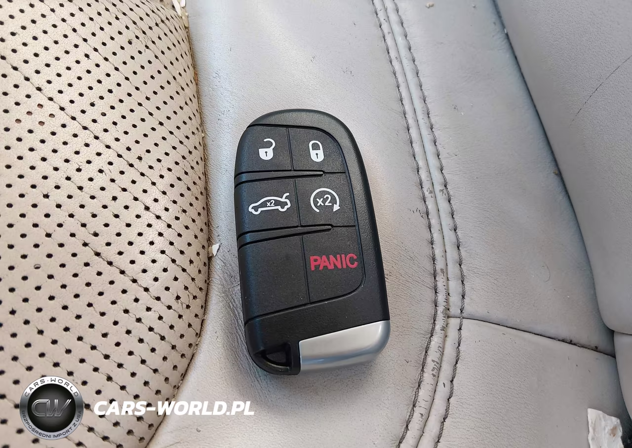 2015 Chrysler 200 C VIN:1C3CCCCBXFN529622 - 10