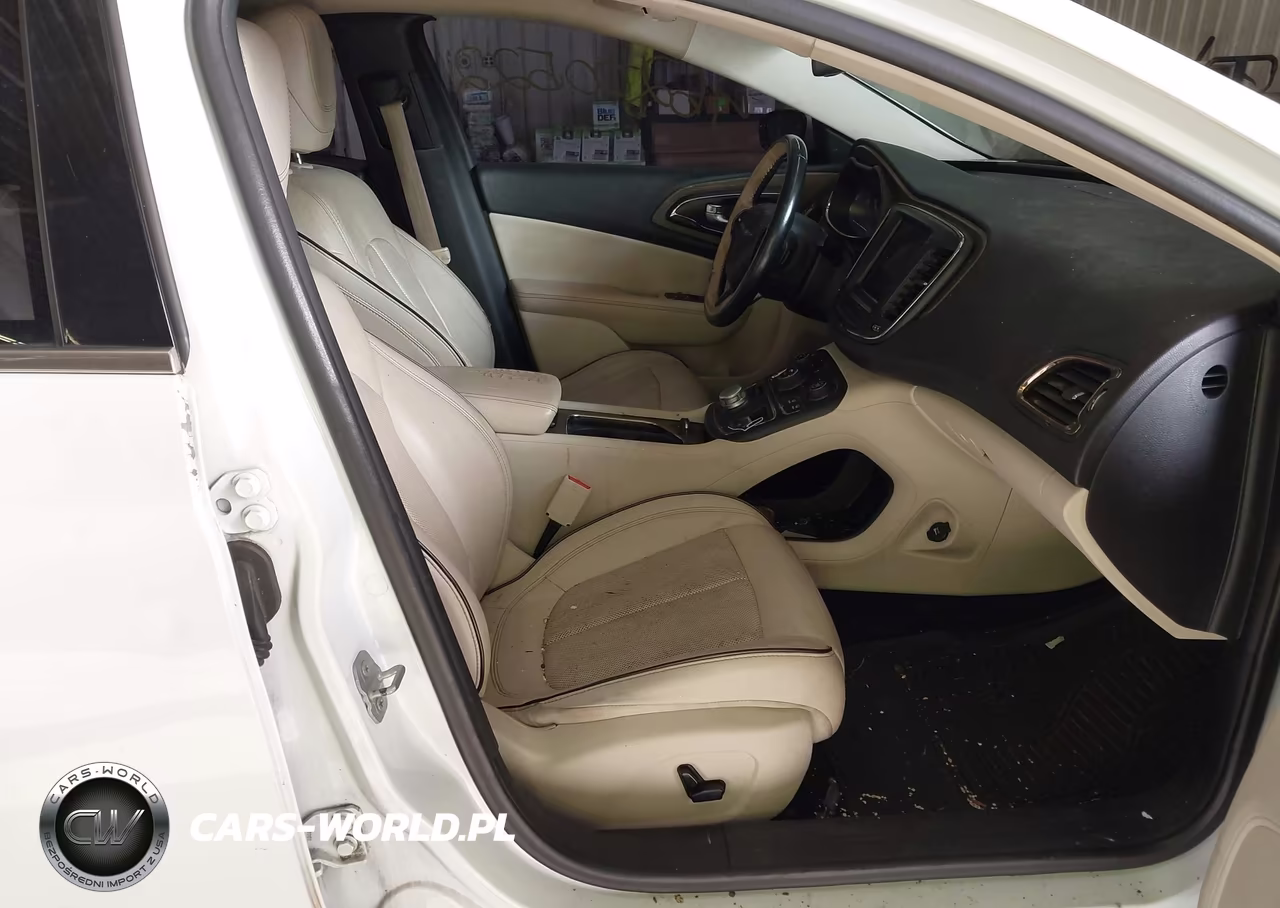 2015 Chrysler 200 C VIN:1C3CCCCBXFN529622 - 5
