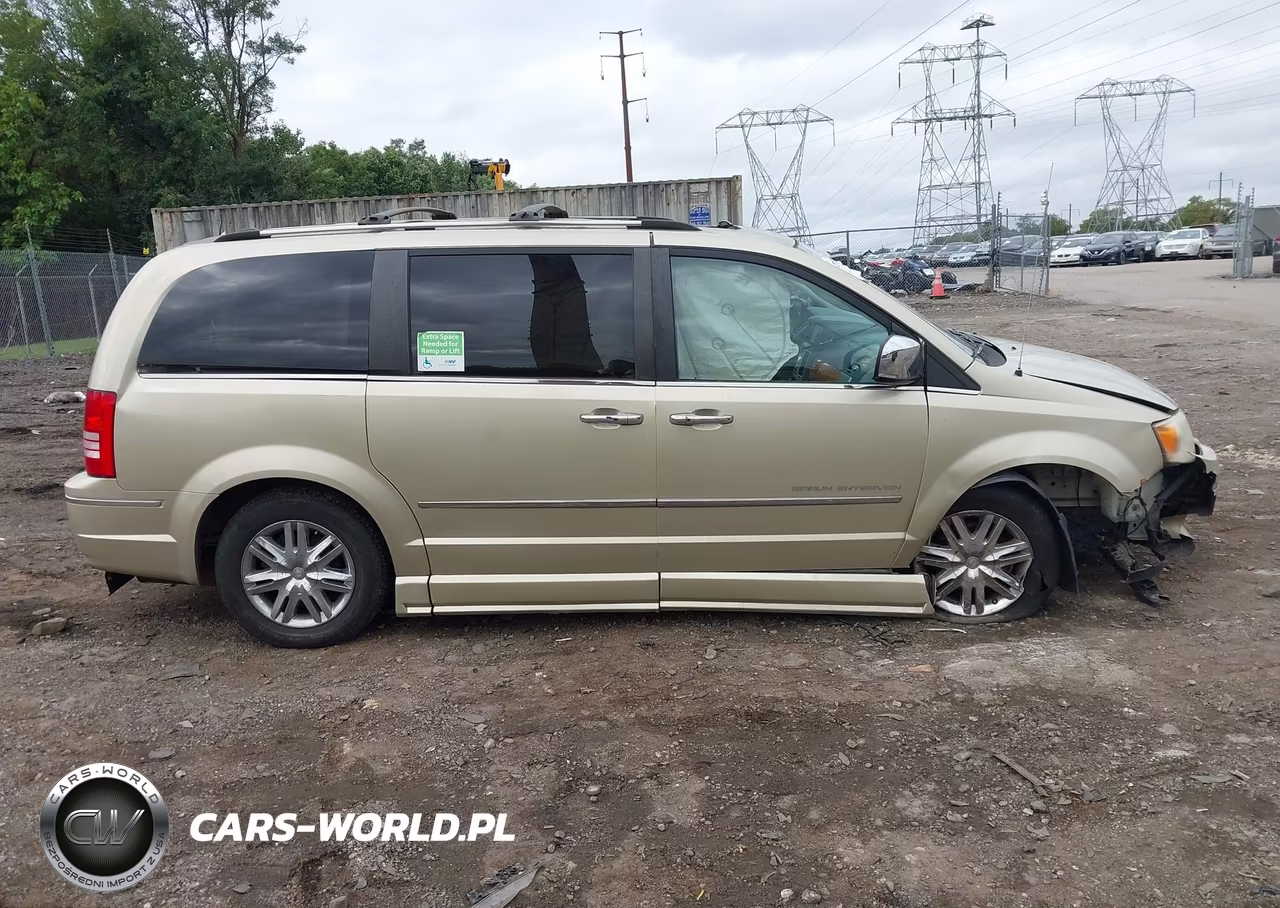 2010 Chrysler Town & Country Limited VIN:2A4RR6DX1AR501228 - 14