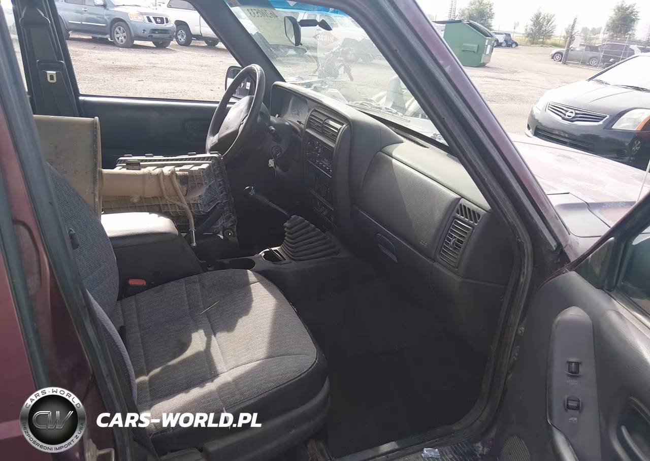 2001 Jeep Cherokee Sport VIN:1J4FF48SX1L518469 - 5