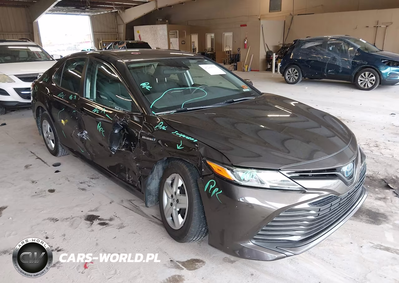 2019 Toyota Camry Hybrid Le