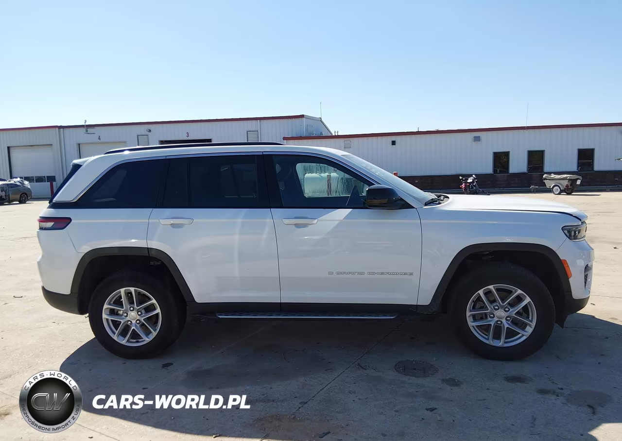 2024 Jeep Grand Cherokee Laredo X 4X4 VIN:1C4RJHAGXR8593282 - 12