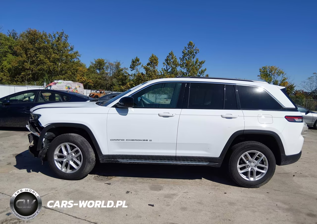 2024 Jeep Grand Cherokee Laredo X 4X4 VIN:1C4RJHAGXR8593282 - 13