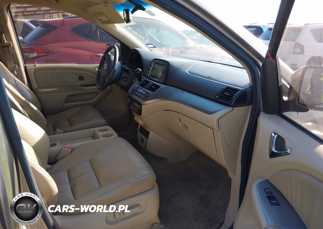 2010 Honda Odyssey Touring VIN:5FNRL3H93AB055709 - 5