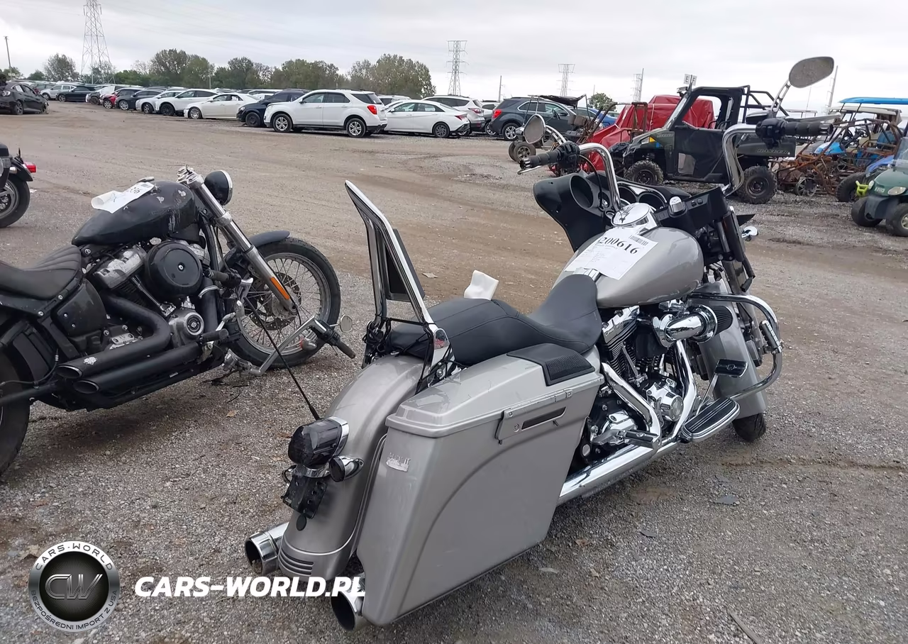 2009 Harley-Davidson Flhx VIN:1HD1KB4149Y672332 - 4