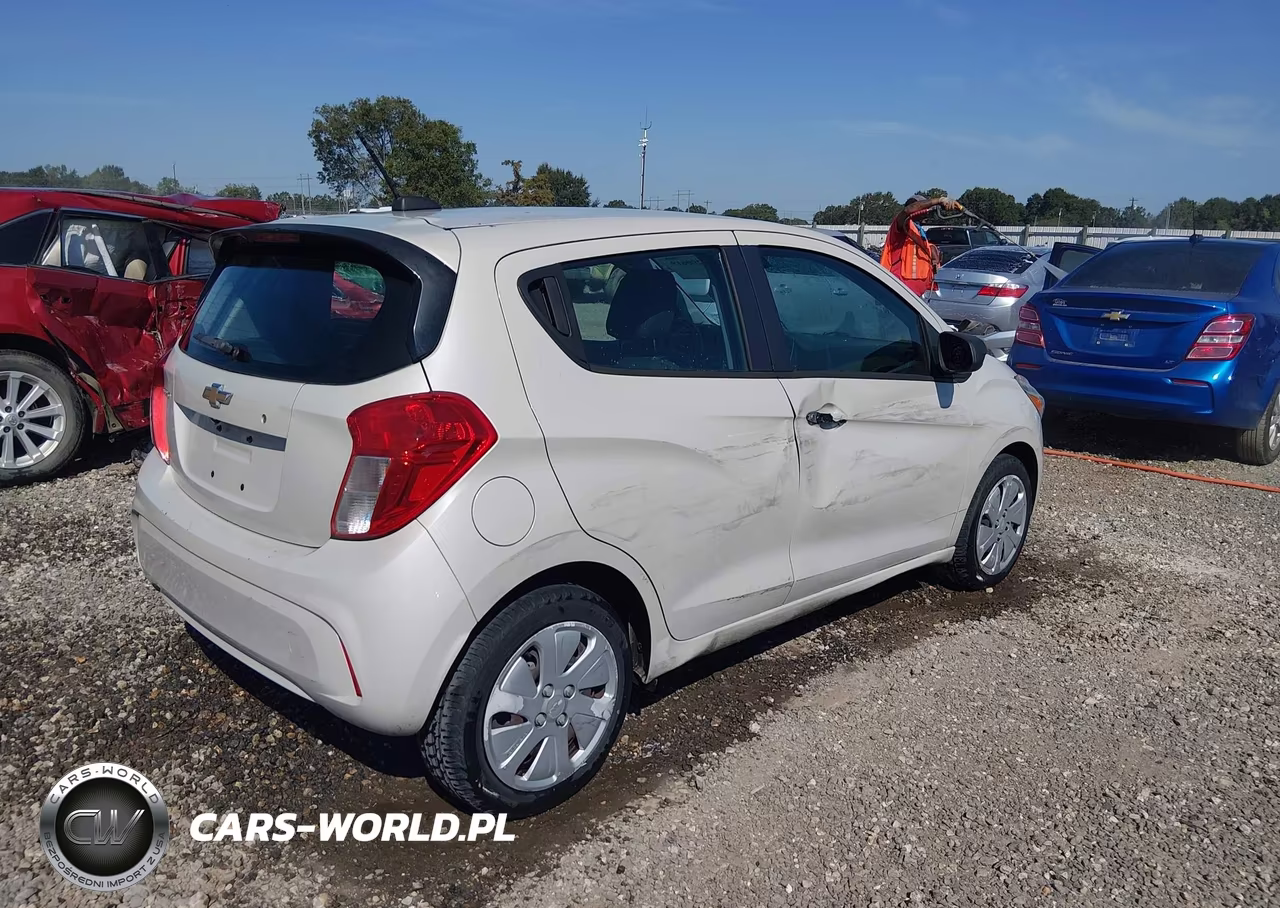 2017 Chevrolet Spark Ls Cvt VIN:KL8CB6SA8HC745677 - 4