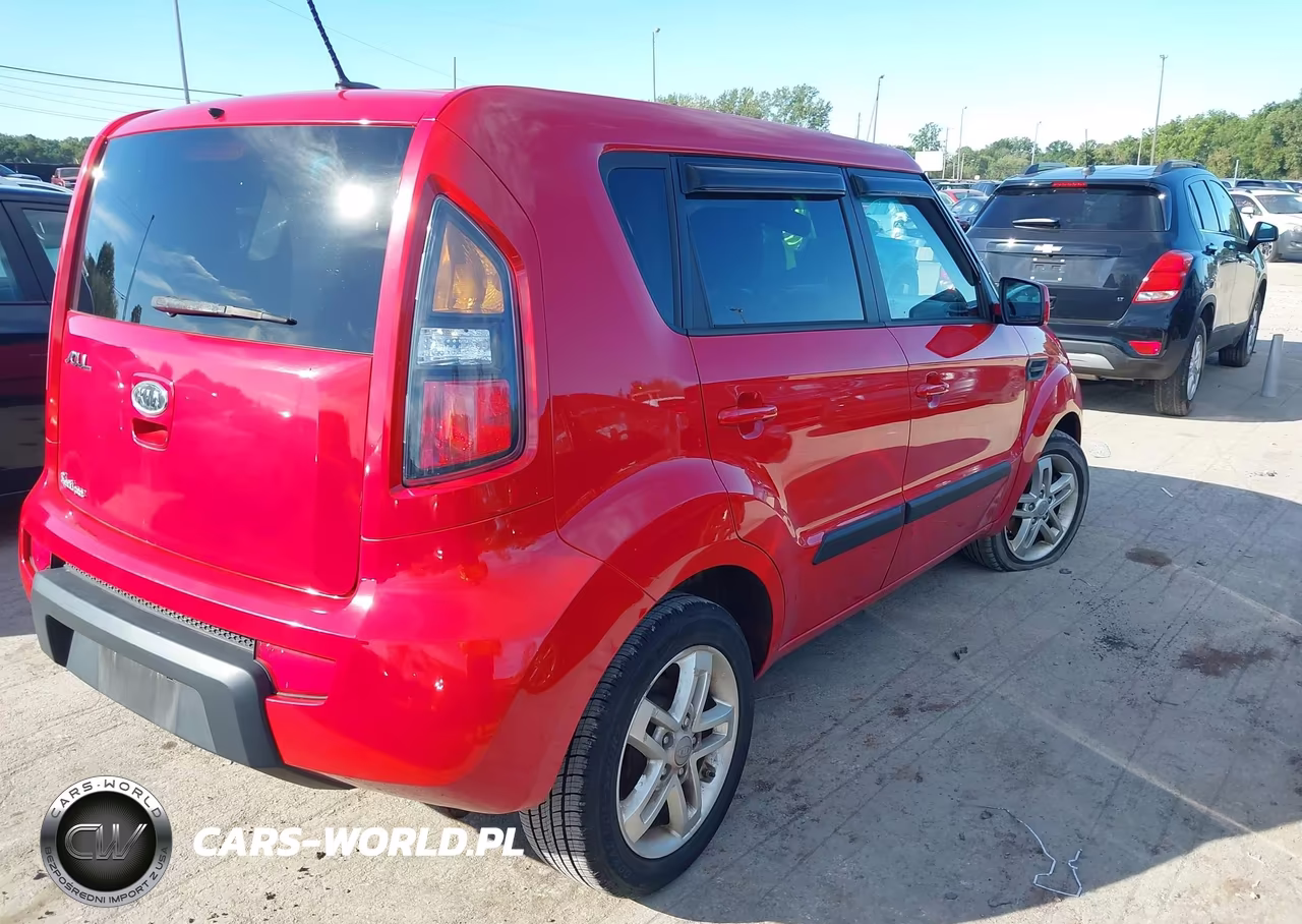2011 Kia Soul + VIN:KNDJT2A20B7295747 - 4