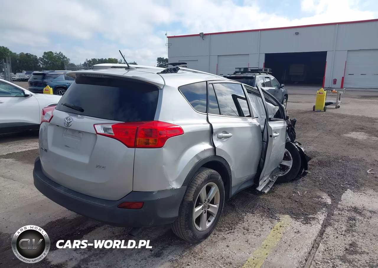 2015 Toyota Rav4 Xle VIN:2T3WFREV1FW197444 - 4