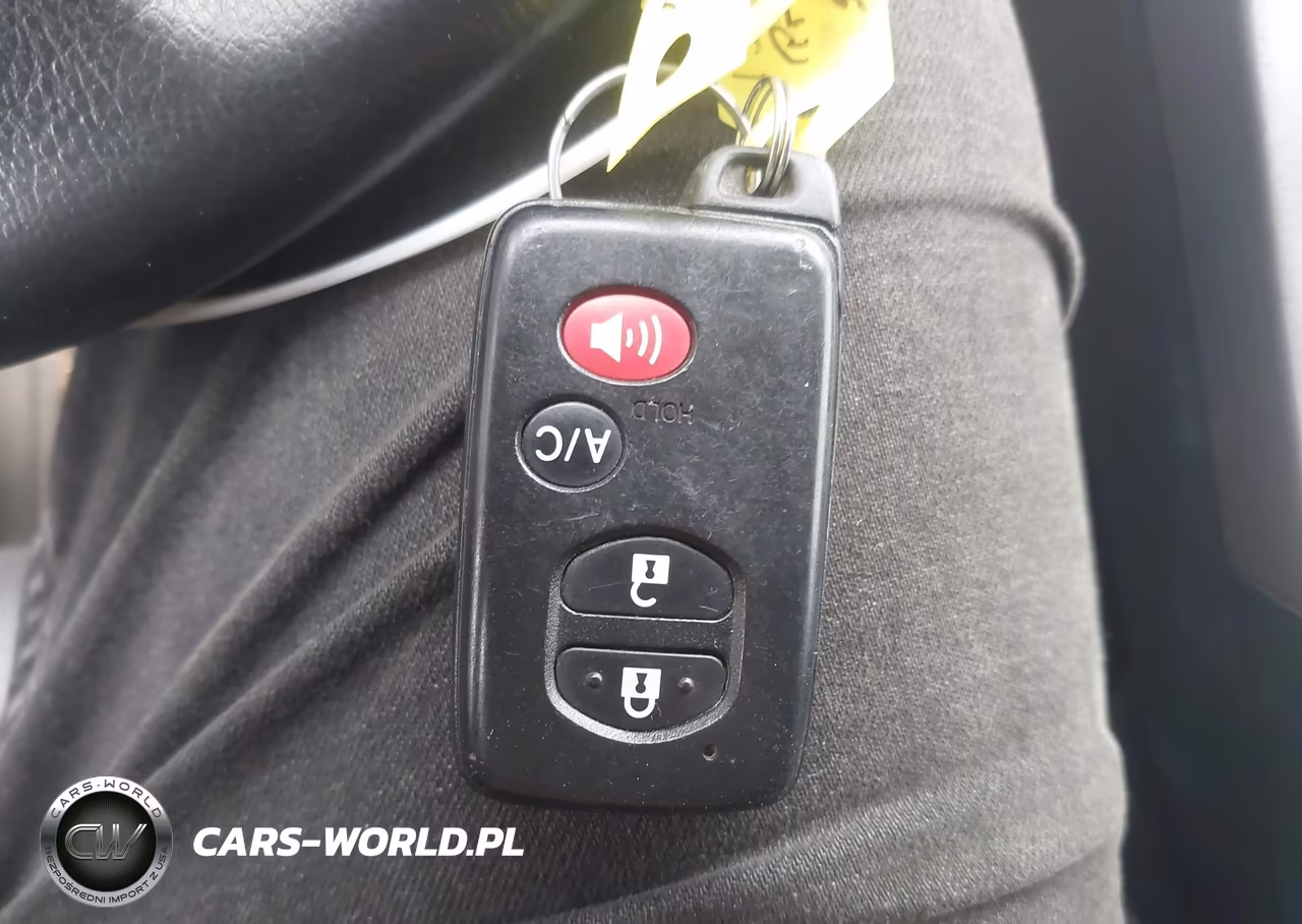2013 Toyota Prius Four VIN:JTDKN3DUXD5569715 - 11