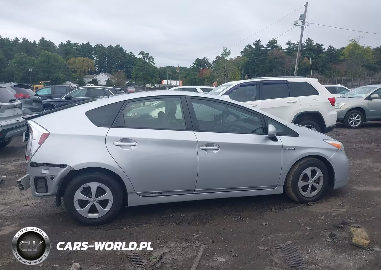 2013 Toyota Prius Four VIN:JTDKN3DUXD5569715 - 14