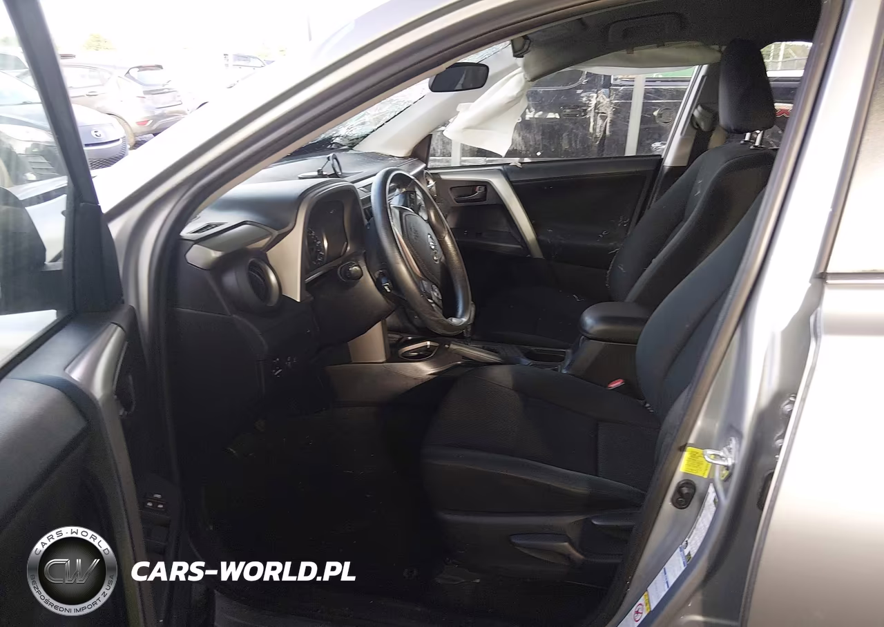2018 Toyota Rav4 Le VIN:2T3BFREV7JW715743 - 5