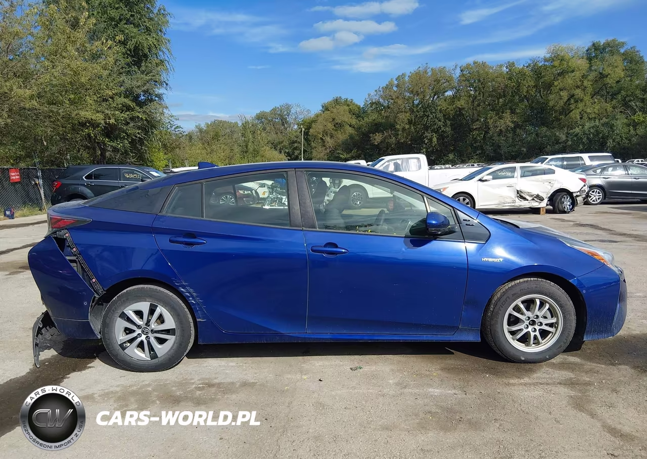 2018 Toyota Prius Two VIN:JTDKBRFU4J3603986 - 13