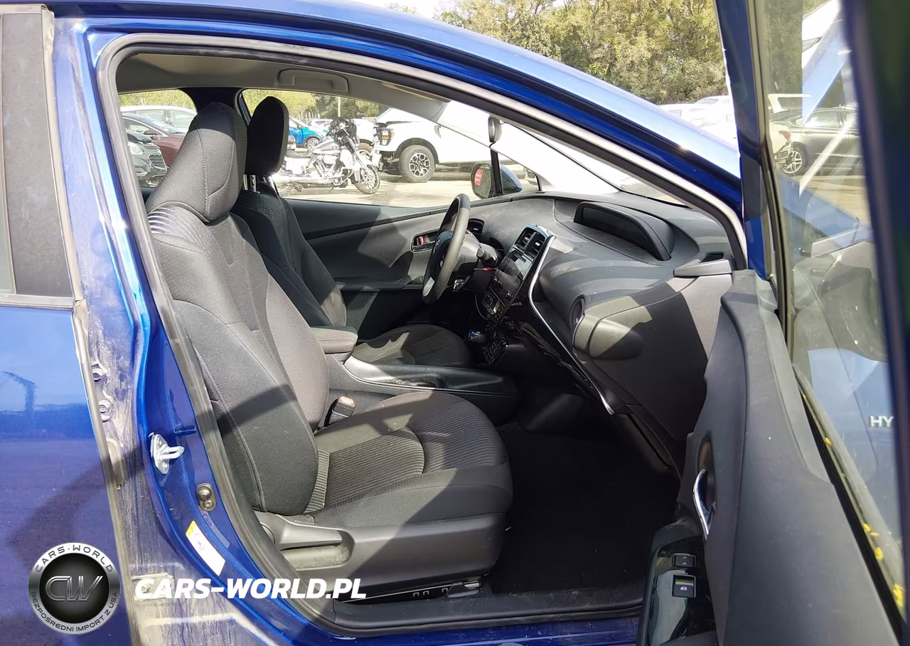 2018 Toyota Prius Two VIN:JTDKBRFU4J3603986 - 5