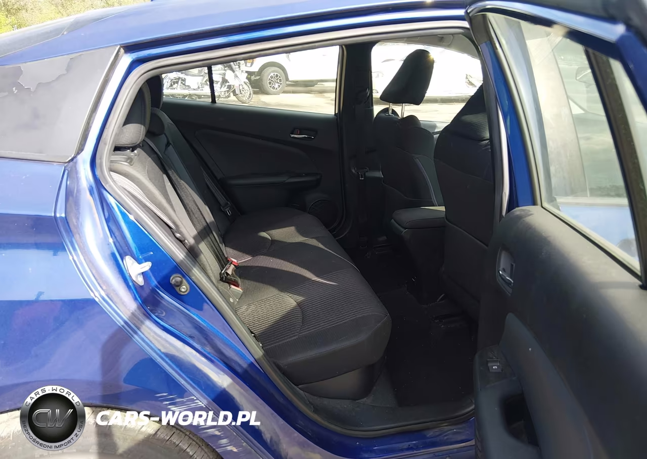 2018 Toyota Prius Two VIN:JTDKBRFU4J3603986 - 8