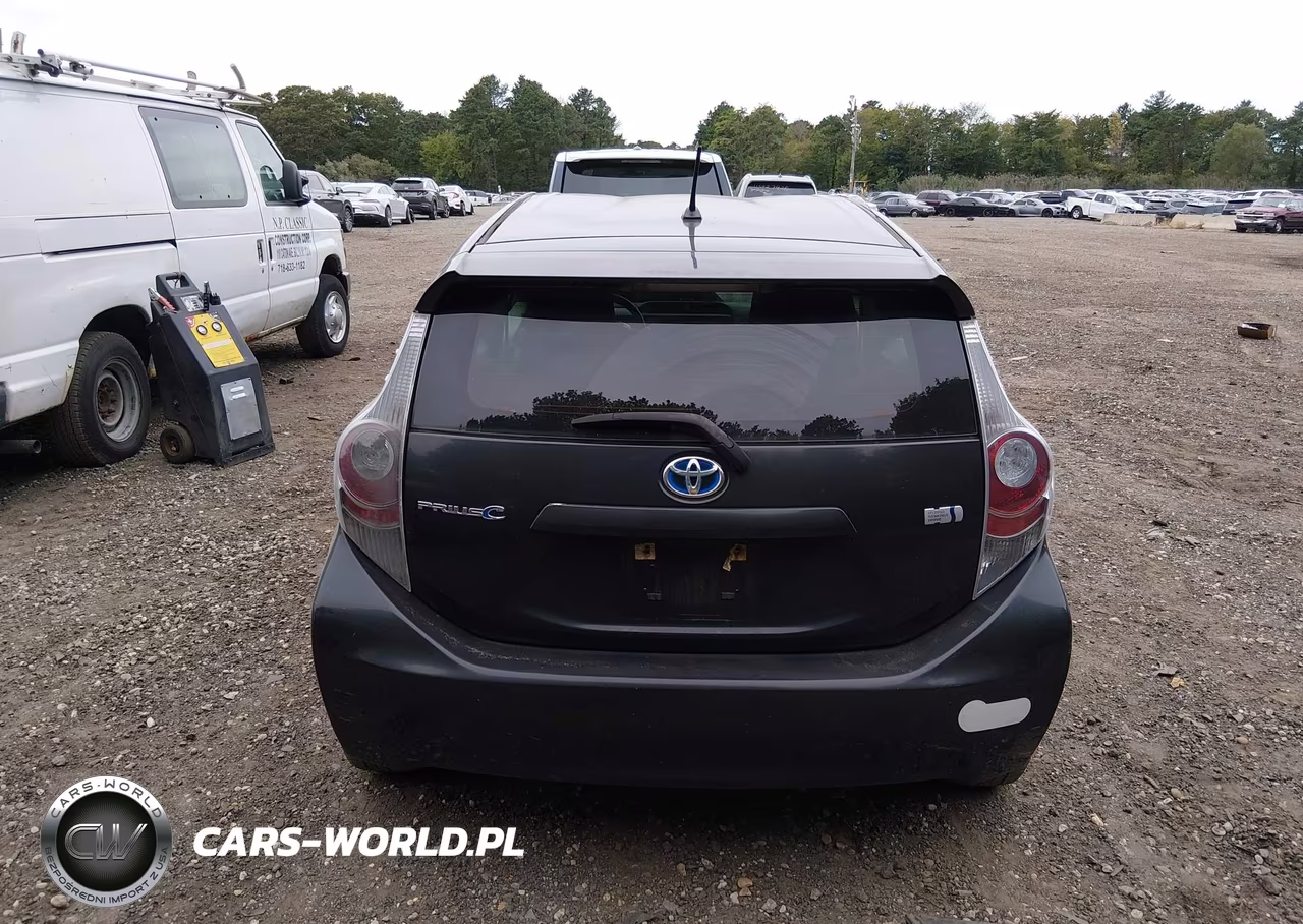2013 Toyota Prius C One VIN:JTDKDTB3XD1537125 - 16