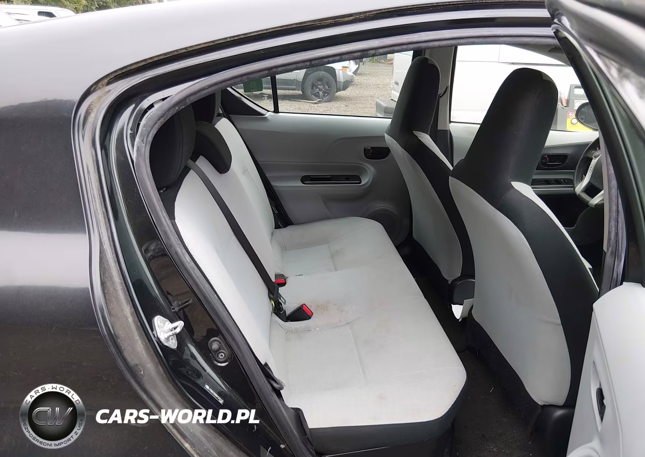 2013 Toyota Prius C One VIN:JTDKDTB3XD1537125 - 8