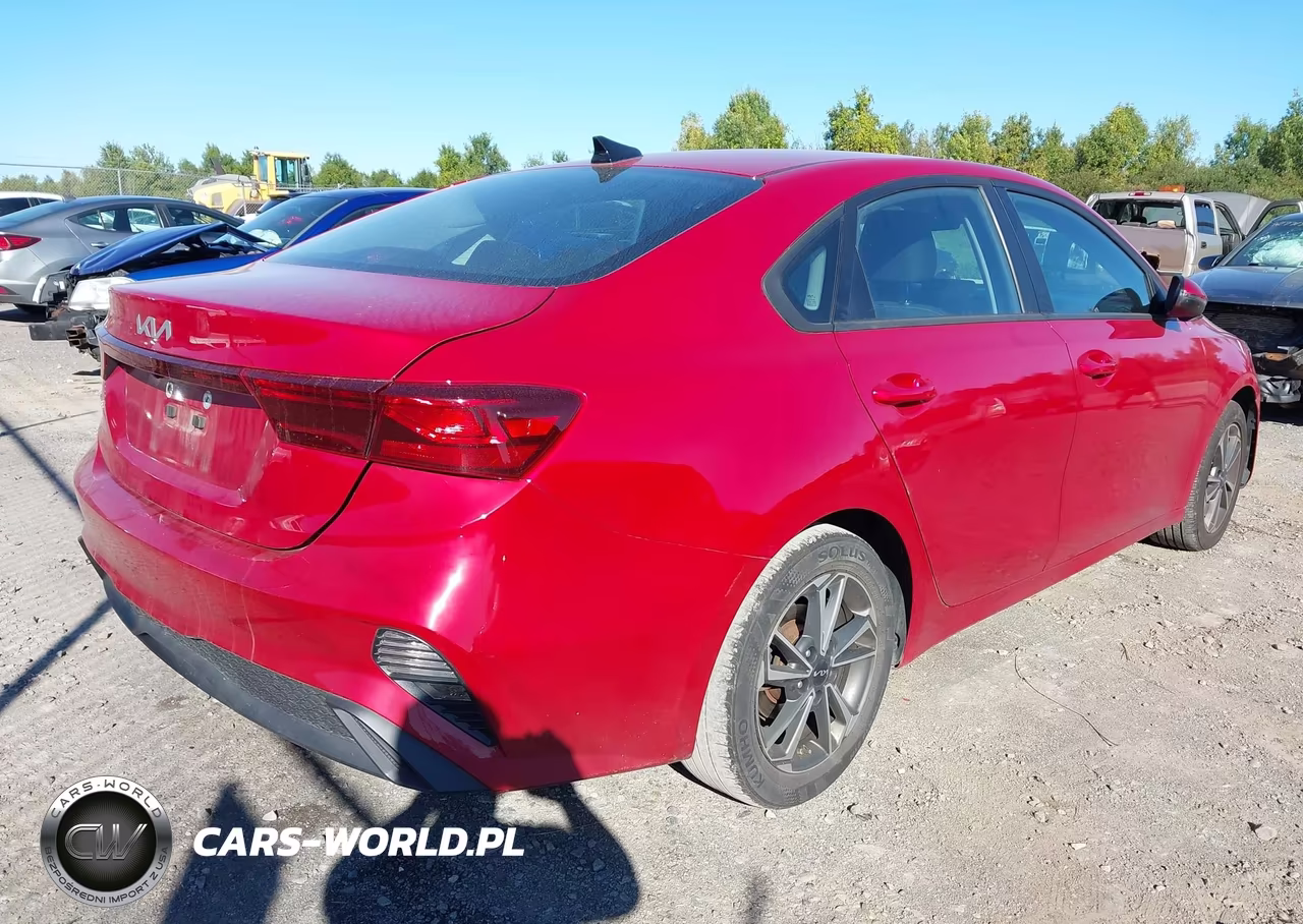 2023 Kia Forte Lxs VIN:3KPF24AD2PE582570 - 4
