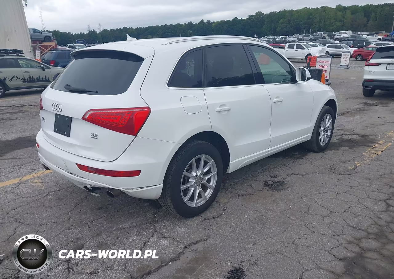 2010 Audi Q5 Premium VIN:WA1CKAFP4AA087943 - 4