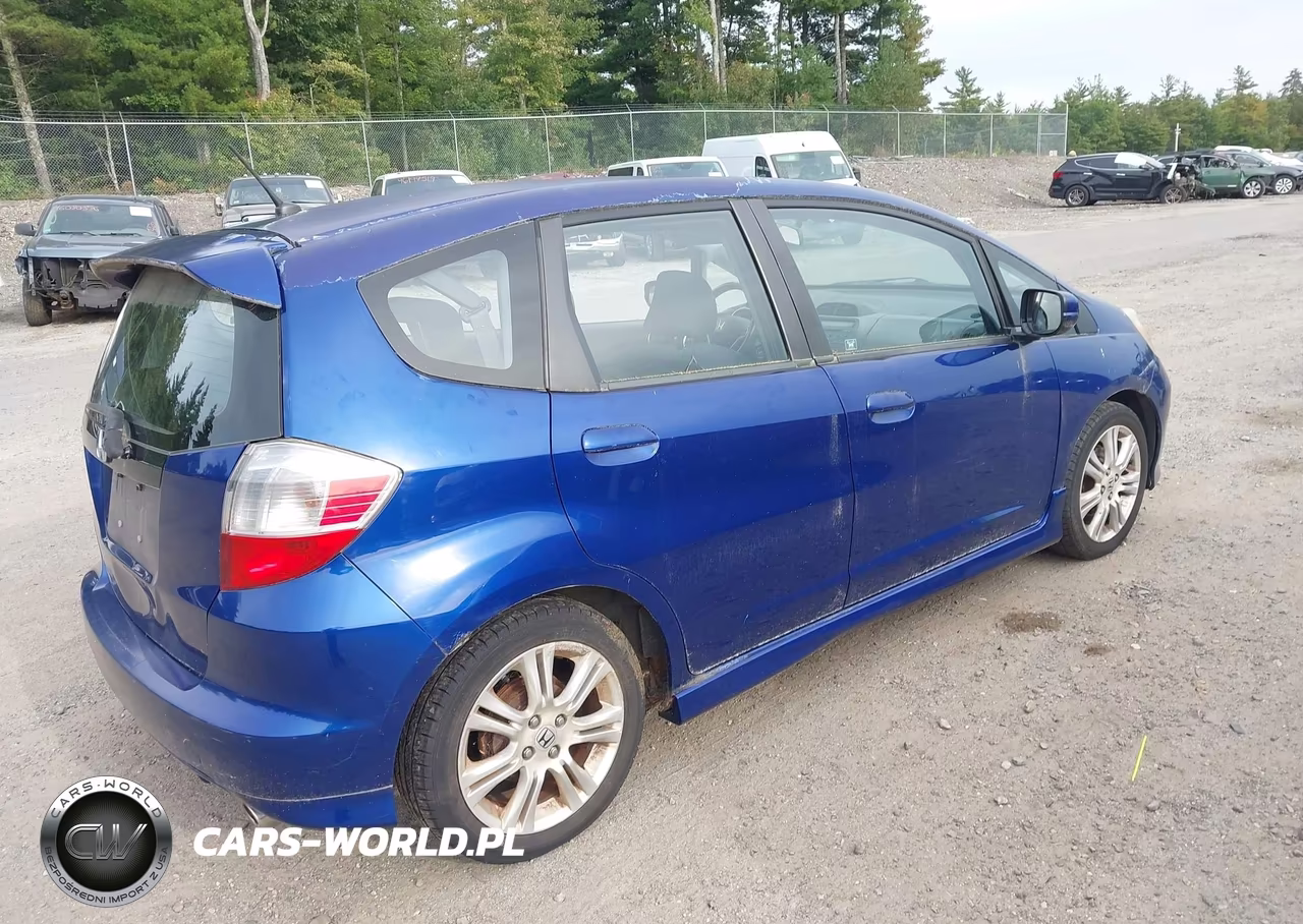 2009 Honda Fit Sport VIN:JHMGE88429C001120 - 4