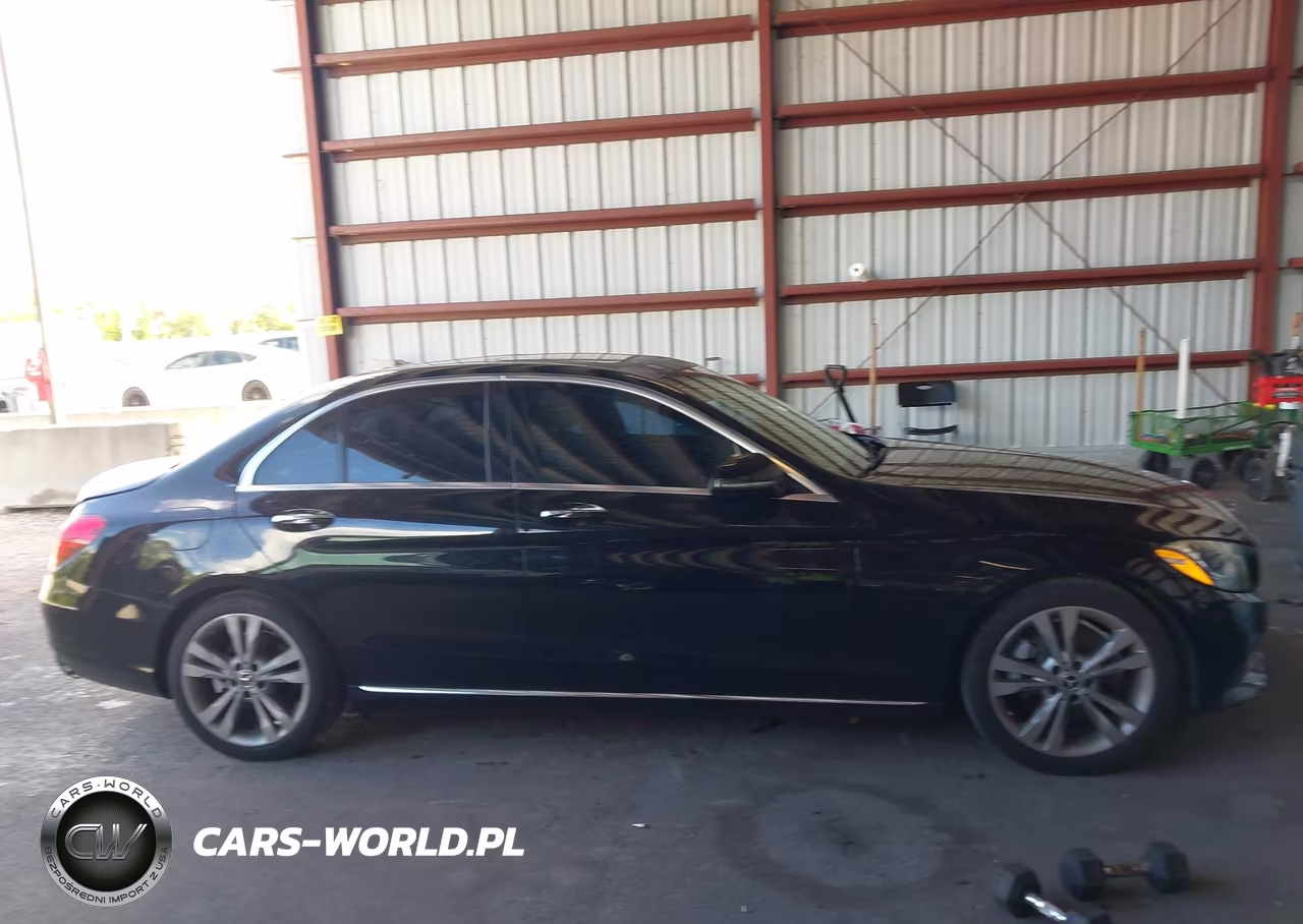 2018 Mercedes-Benz C 300 VIN:55SWF4JB9JU277666 - 13