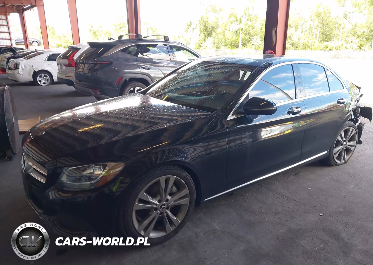 2018 Mercedes-Benz C 300 VIN:55SWF4JB9JU277666 - 2