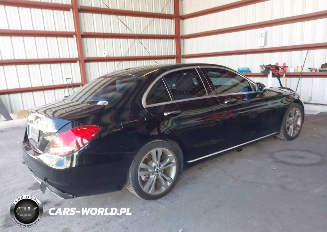 2018 Mercedes-Benz C 300 VIN:55SWF4JB9JU277666 - 4