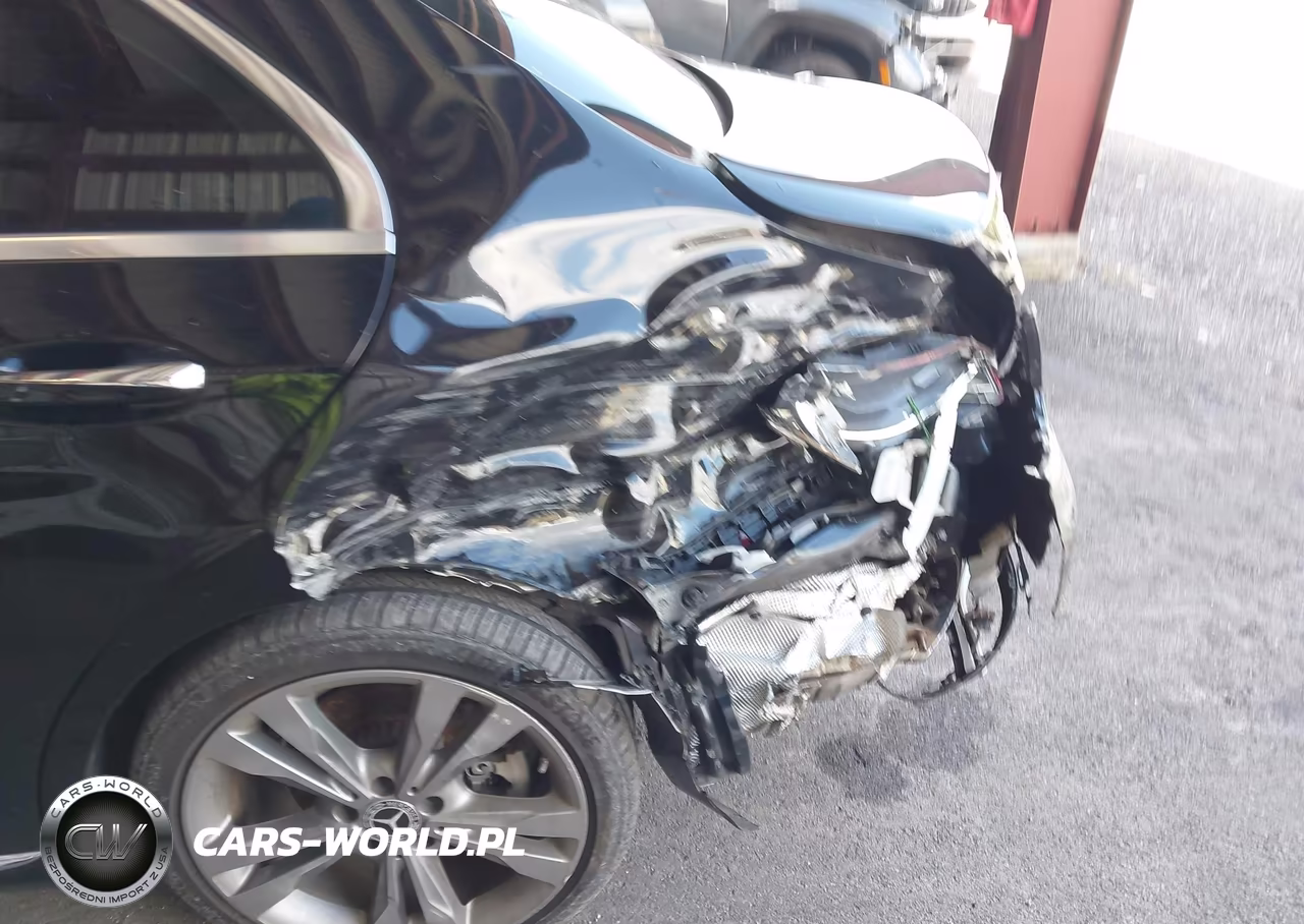 2018 Mercedes-Benz C 300 VIN:55SWF4JB9JU277666 - 6