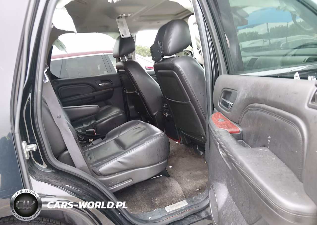 2011 Cadillac Escalade Luxury VIN:1GYS4BEFXBR165584 - 8